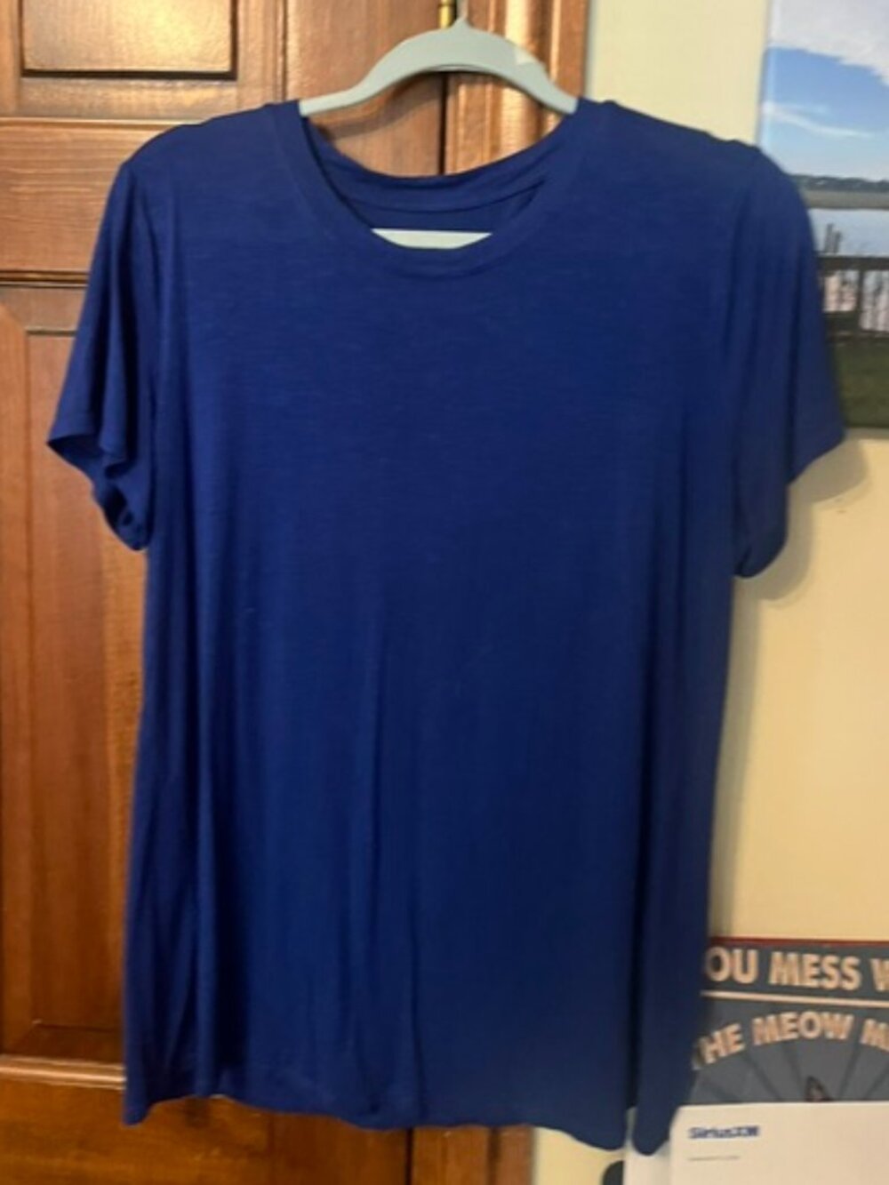 Nice Ladies Maurices Brilliant Blue Short Sleeve T-Shirt Size Large